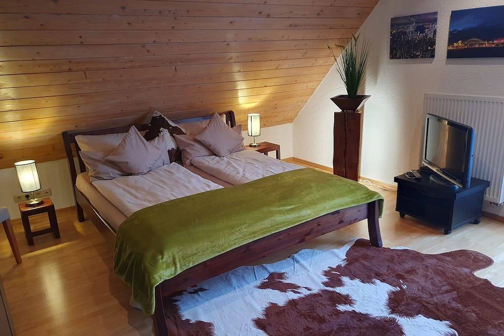 Ganze Wohnung, Gemütliche helle große Ferienwohnung im Holzhaus in Pegnitz, Frankenalb