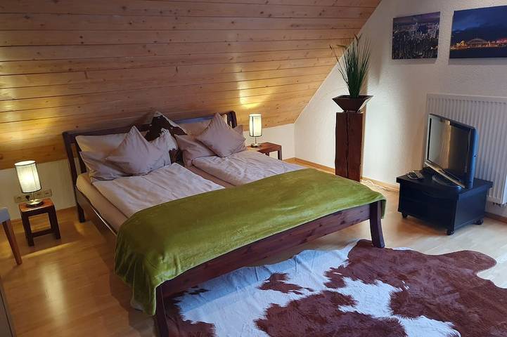 Ganze Wohnung, Gemütliche helle große Ferienwohnung im Holzhaus in Pegnitz, Frankenalb