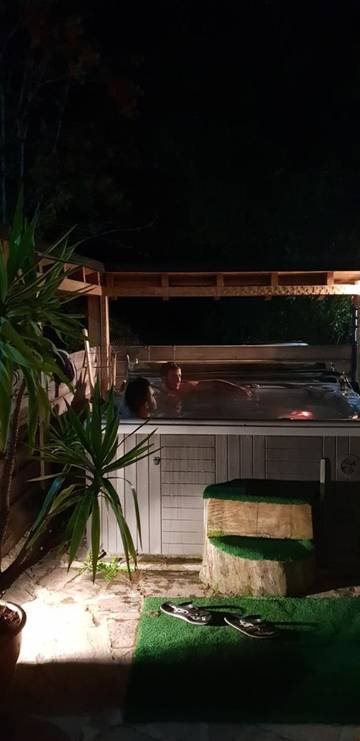 Gîte pour 8 personnes, avec terrasse et jacuzzi à Matemale