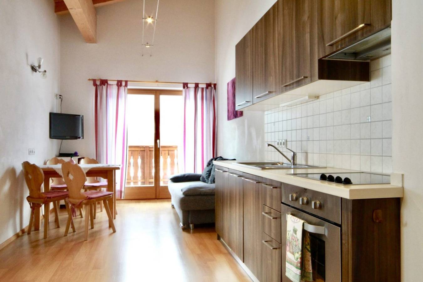Ganze Wohnung, Apartment 'Sunny' mit Bergblick, Gemeinschaftspool und Wlan in Mareit, Ratschings