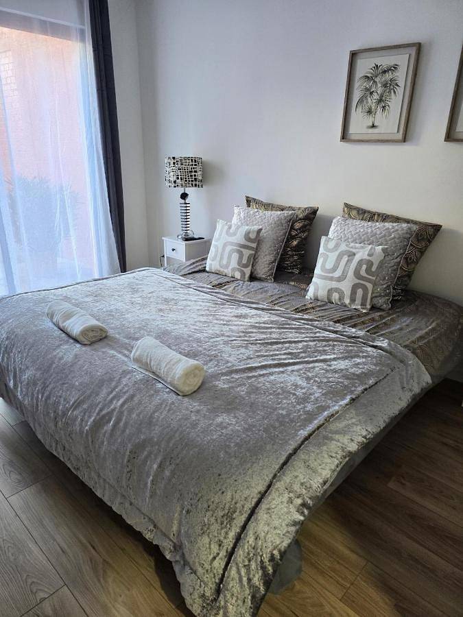 Appartement entier, Chic & glamour Dubai Style in Flers-en-Escrebieux, Département Nord