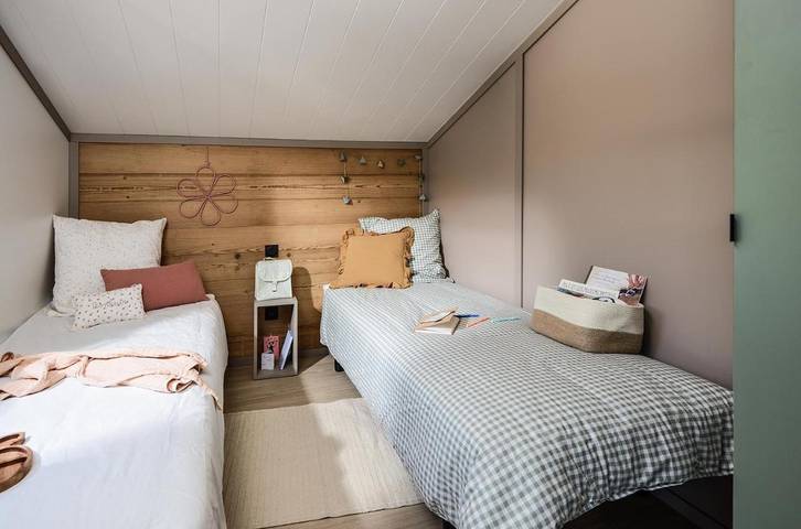 Camping pour 4 personnes, avec vue et terrasse ainsi que jardin et sauna en Haute-Savoie - 4