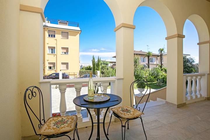 Gîte pour 4 personnes, avec terrasse à Desenzano del Garda - 2