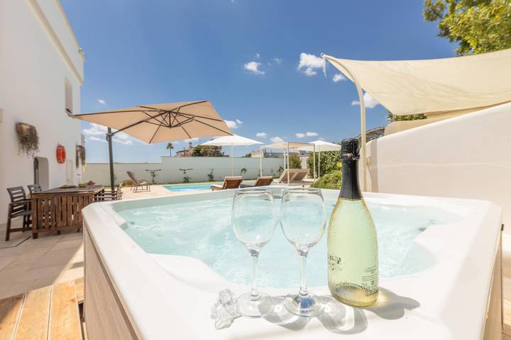 Location de vacances pour 10 personnes, avec Jardin à Gagliano del Capo