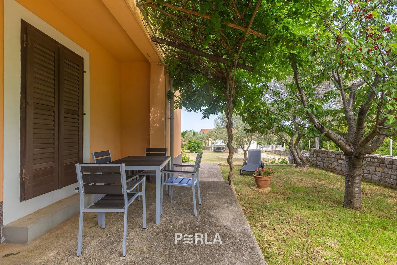 Ganze Wohnung, Ferienwohnung Lyna mit Garten 300m vom Strand in Nerezine, Lošinj