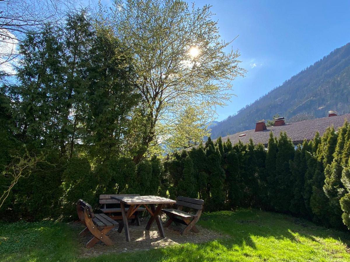 Ganze Wohnung, Apartment with Garden View in Ebensee, Bezirk Gmunden