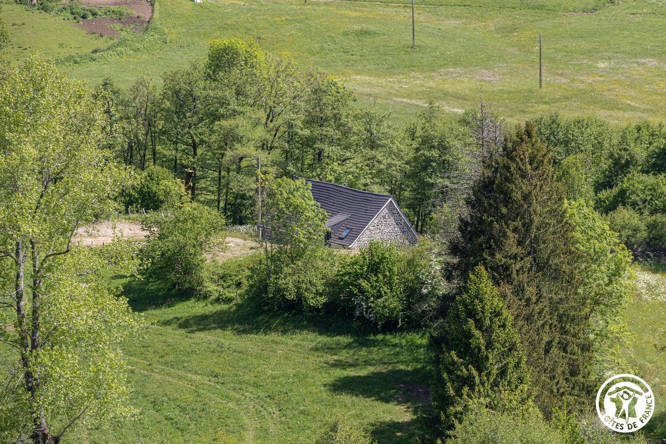 Au calme de la Burande in La Tour-d'Auvergne, Parc naturel régional des Volcans d'Auvergne