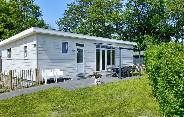 Vakantiehuis voor 8 personen, with zwembad and terras as well as tuin, met huisdier in Heinkenszand