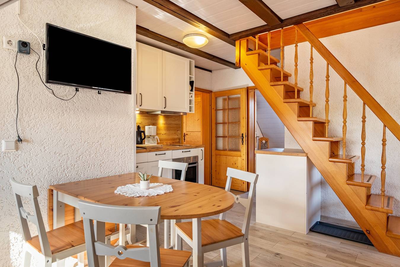 Entire apartment, Apartment '2- Ost' with Private Garden, Balcony and Wi-Fi in St. Märgen, Southern Black Forest