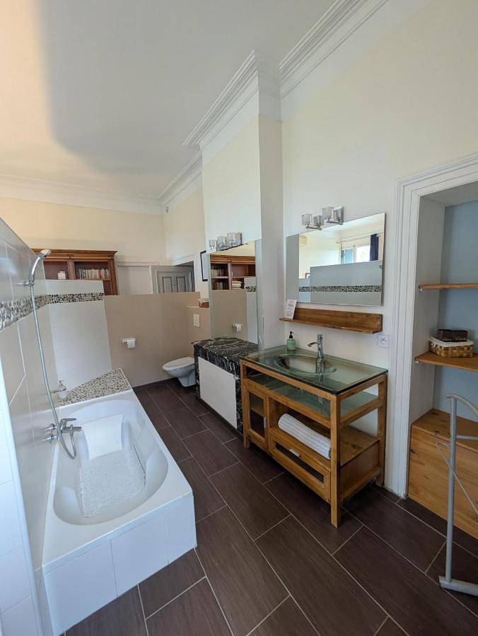 Location de vacances pour 2 personnes, avec jardin et jacuzzi ainsi que piscine et sauna à Saint-Geniès-des-Mourgues - 3