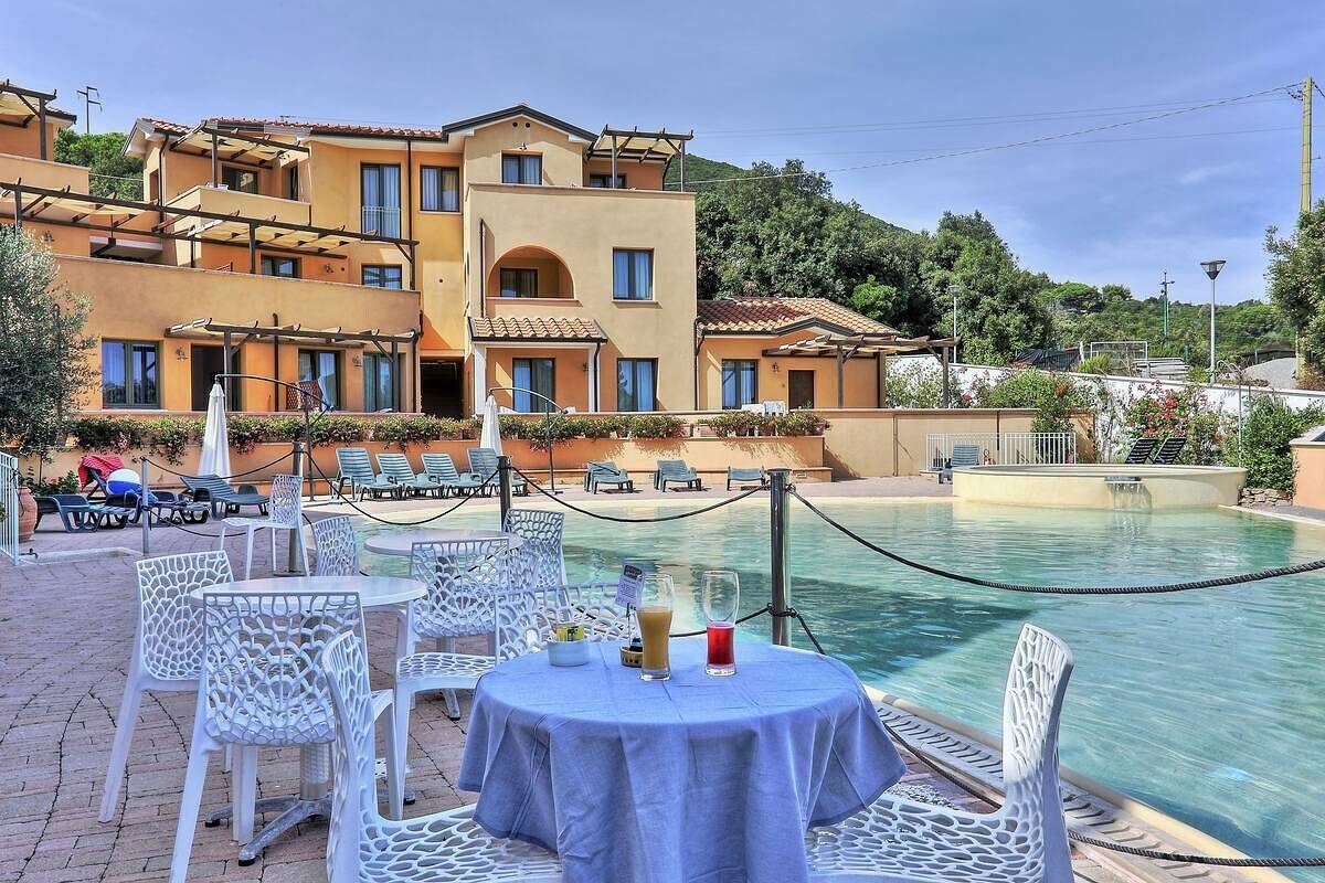Appartamento intero, Appartamento per vacanze "La Pergola al Cavo" con vista mare, piscina e terrazza in Cavo, Isola d'Elba