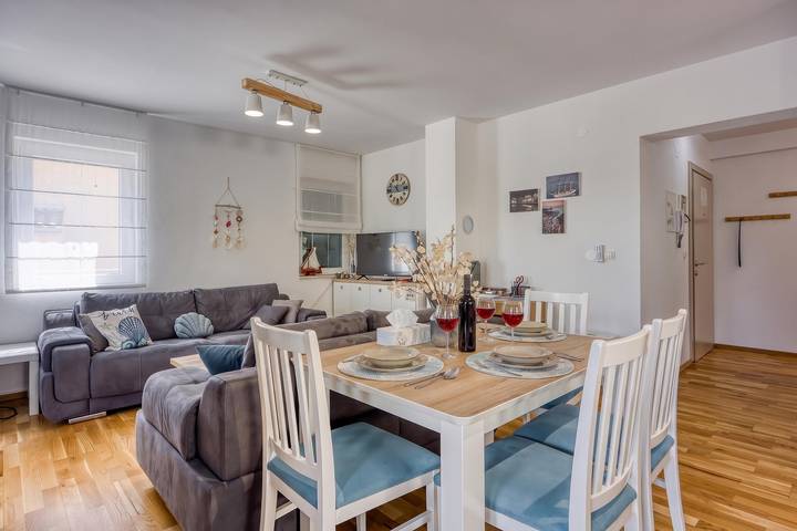 Ganze Wohnung, Villa Ancora - Merope Apt /w Jacuzzi & Terrace in Cunski, Lošinj (Kvarner Bucht)