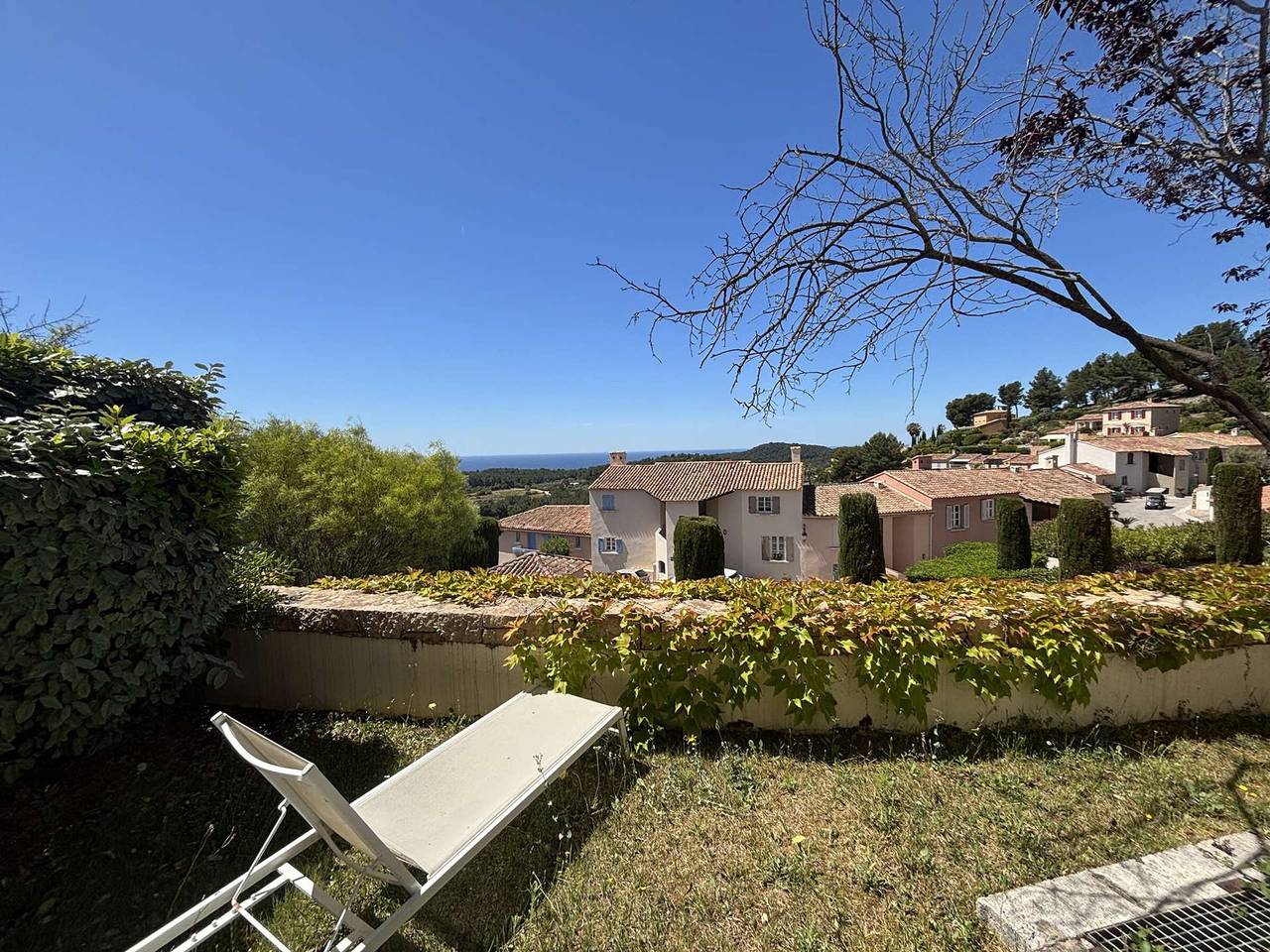 Appartement entier, Appartement climatisé au calme - 4 pers. in Saint-Cyr-sur-Mer, Côte méditerranéenne (France)