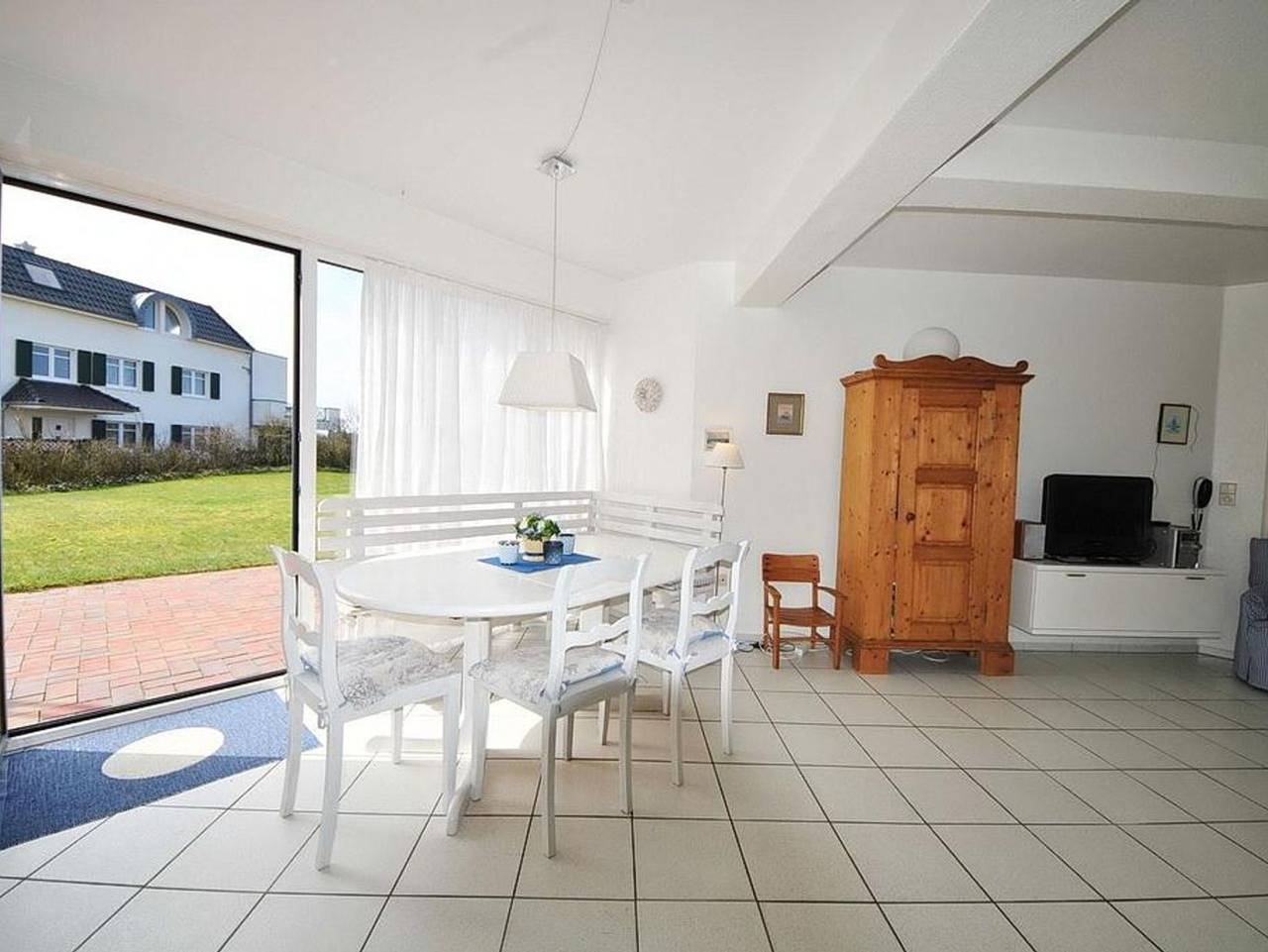 Ganze Ferienwohnung, Haus Dünenblick - Familien-Ferienwohnung mit Terrasse, Strandkorb & Gartenzugang - 70 m zum Strand in Wangerooge