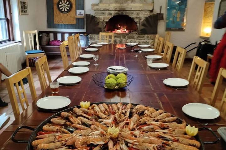 Gîte pour 30 personnes, avec jardin à Gorniès