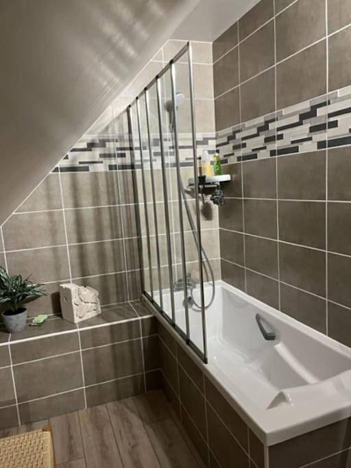 Location de vacances pour 8 personnes, avec jardin et vue à Octeville-sur-Mer - 4