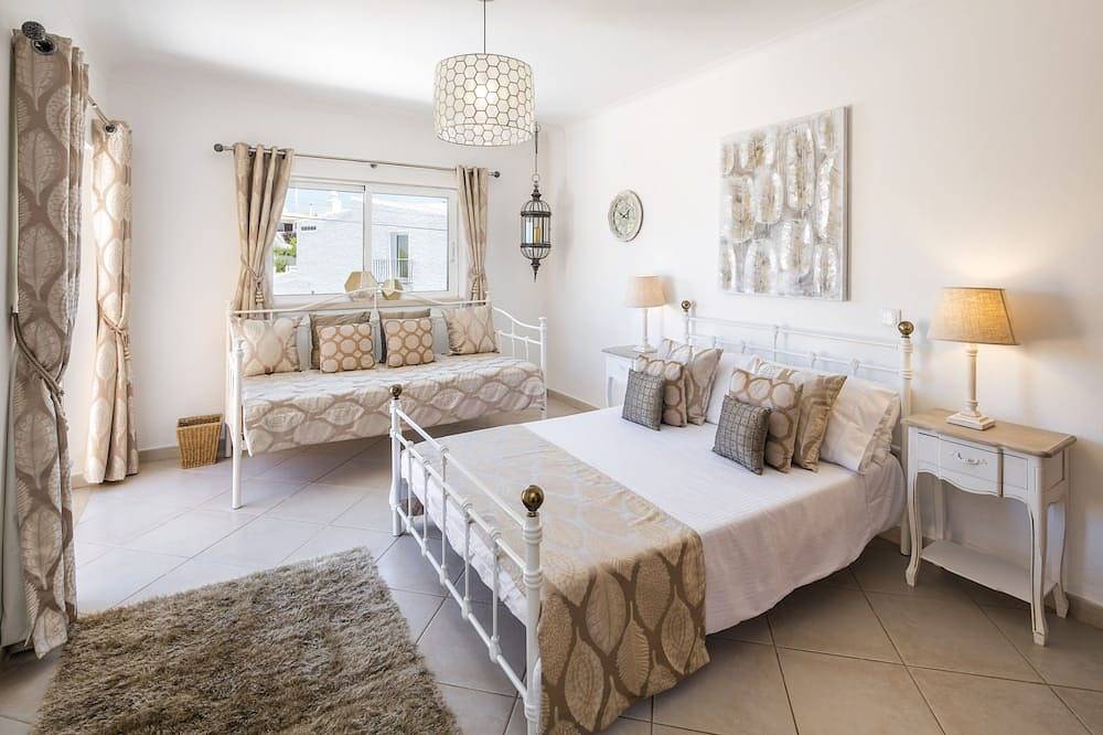 Luxury 6 bedroom modern villa with private pool and stunning sea views in Praia da Luz, Faro District