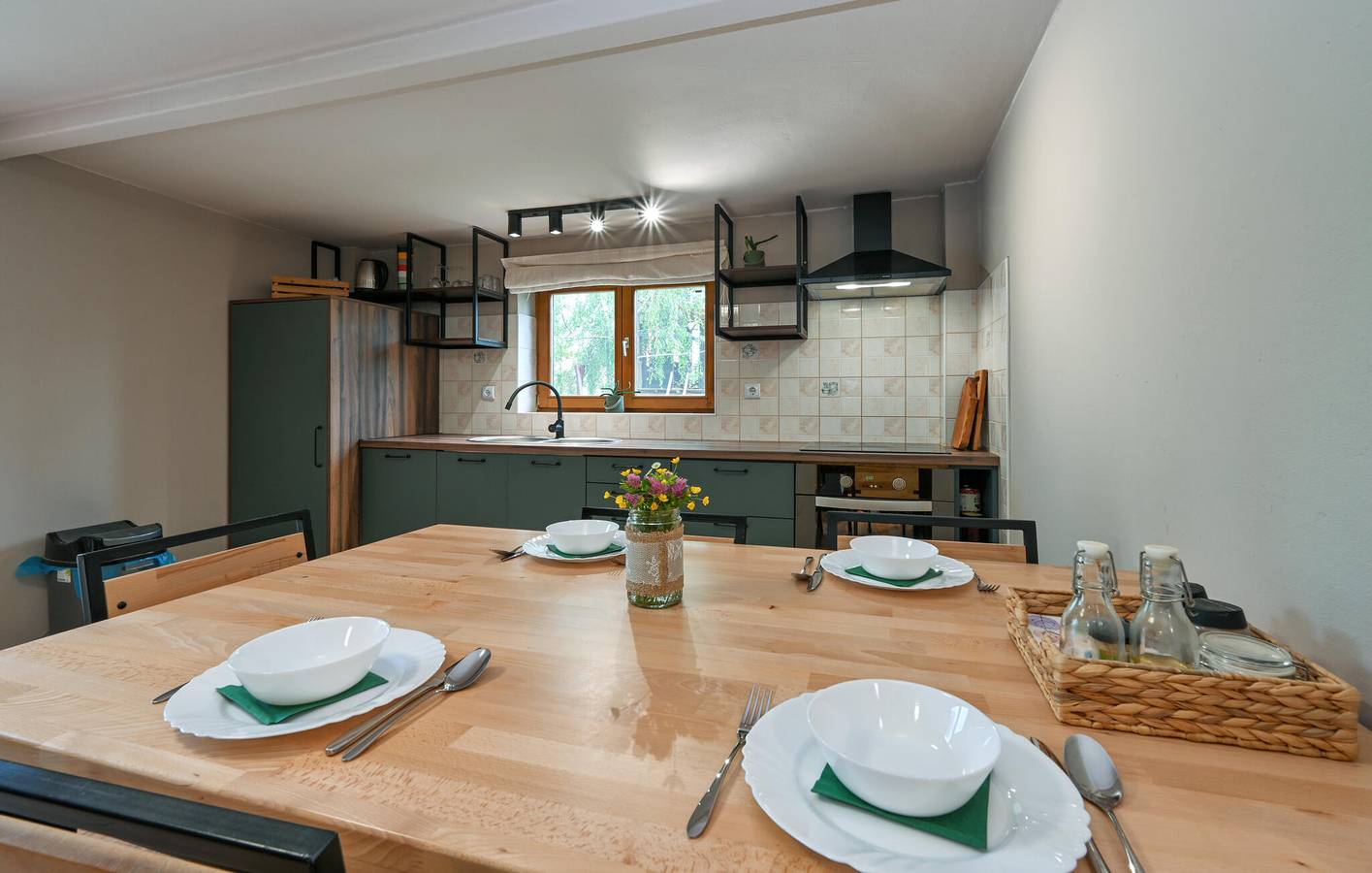 Gezellig appartement met 2 slaapkamers, zwembad, wifi en parkeerplaats in Koprivnica-Krizevci