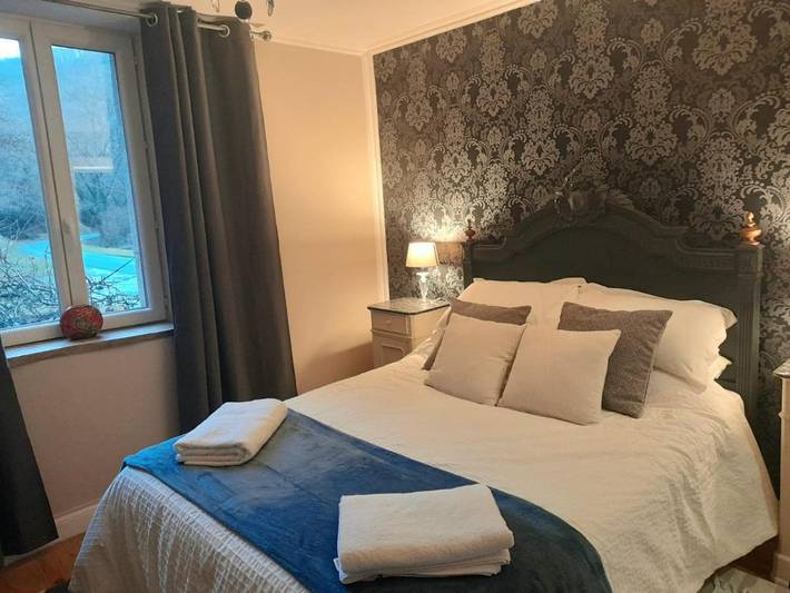 Chambre d’hôte pour 6 personnes, avec jardin et vue, animaux acceptés à Servant