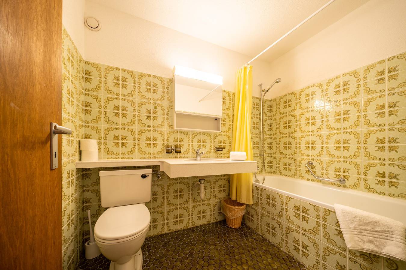Ganzes Studio, 6304 Preislich attraktives Studio mit Südbalkon am Wanderweg in Vulpera, Tarasp