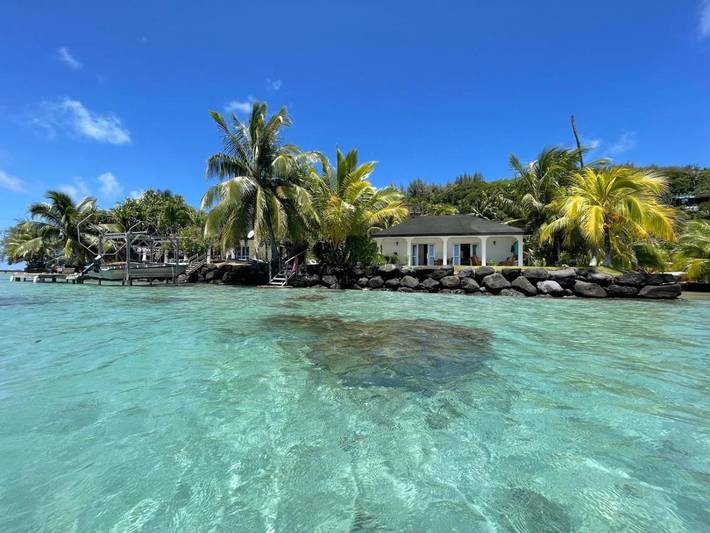 Vakantiehuis voor 4 personen, with uitzicht and terras as well as tuin op Bora Bora