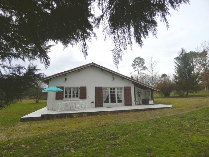Gîte pour 4 personnes, avec terrasse à Bascons