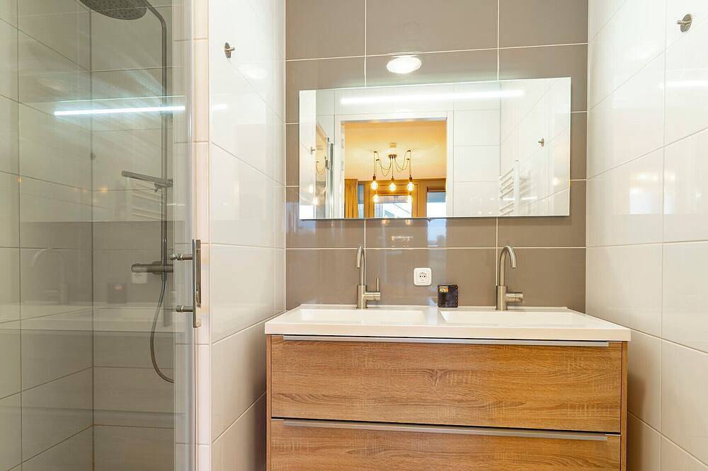 Hertogenvilla direkt am Wasser – 3 Schlafzimmer / 3 Badezimmer in Maastricht, Hoge Kempen