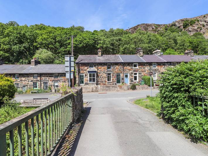 Cottage for 6 people, with garden, with pets in Beddgelert