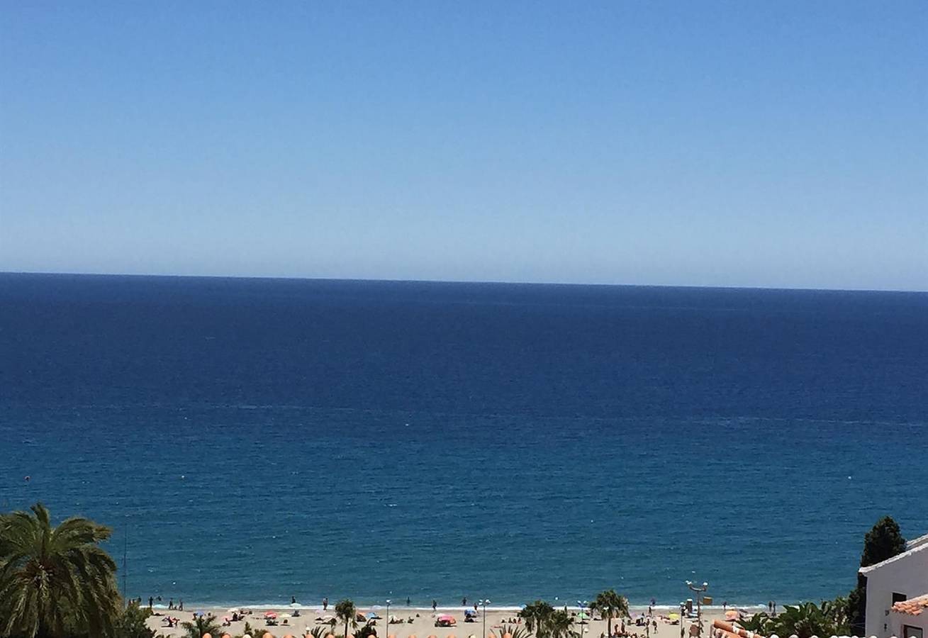 Entire apartment, Casa Caracol 1 bed apartment sea views in Playa de Burriana, Nerja
