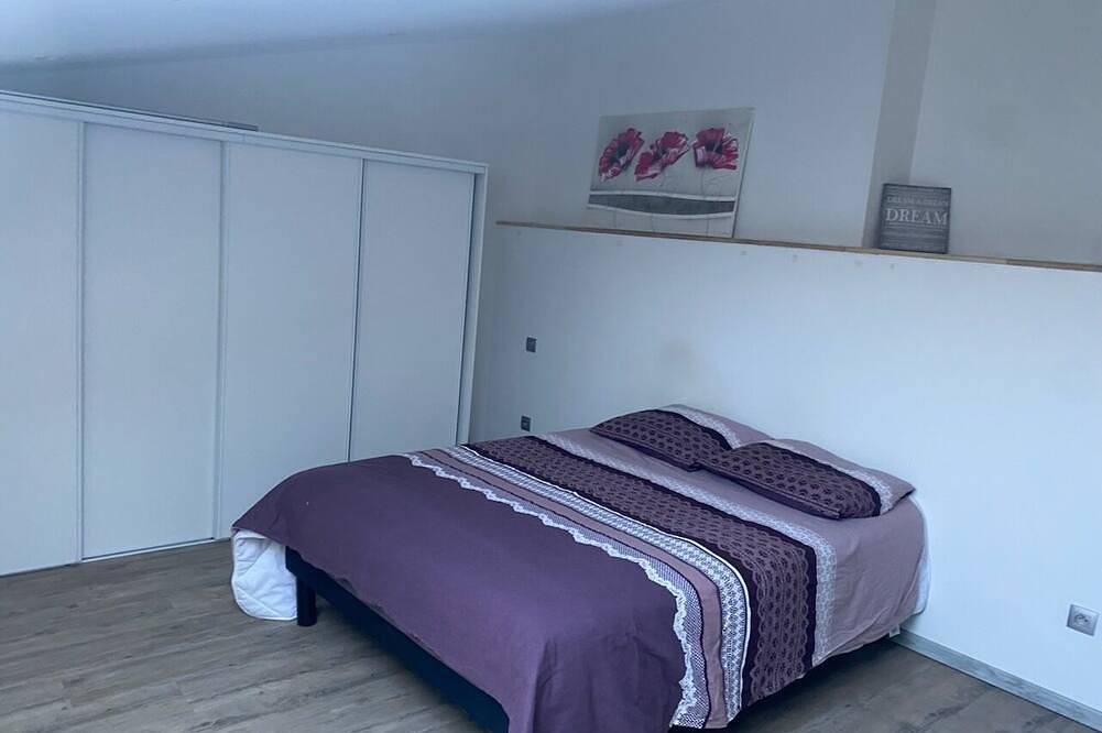 Appartement entier, Duplex T1, dans une ancienne commanderie Templière du Verdon à Regusse in Régusse, Région de Brignoles