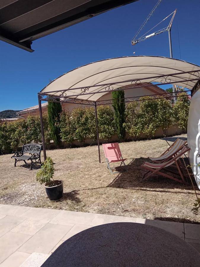 Villa pour 6 personnes, avec vue ainsi que terrasse et piscine, animaux acceptés à Vaison-la-Romaine - 3
