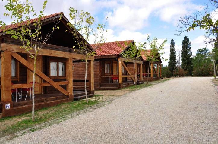 Apartamento para 3 personas, con Terraza y Jardín además de Piscina para niños y Piscina en Alcañiz