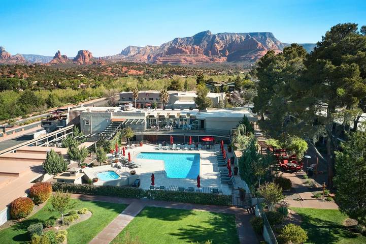 Hôtel pour 4 personnes, avec jardin ainsi que piscine et jacuzzi