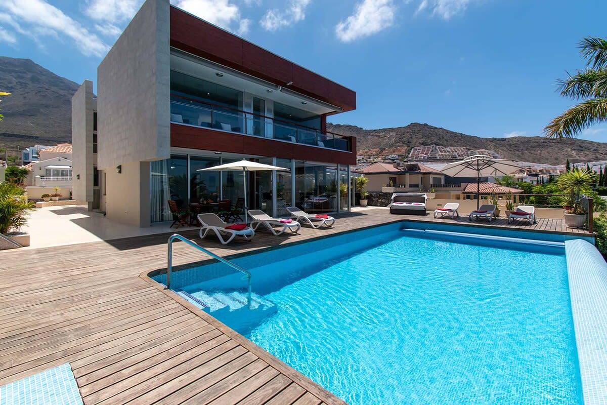 Villa Almeria with ocean views in Adeje, South Tenerife