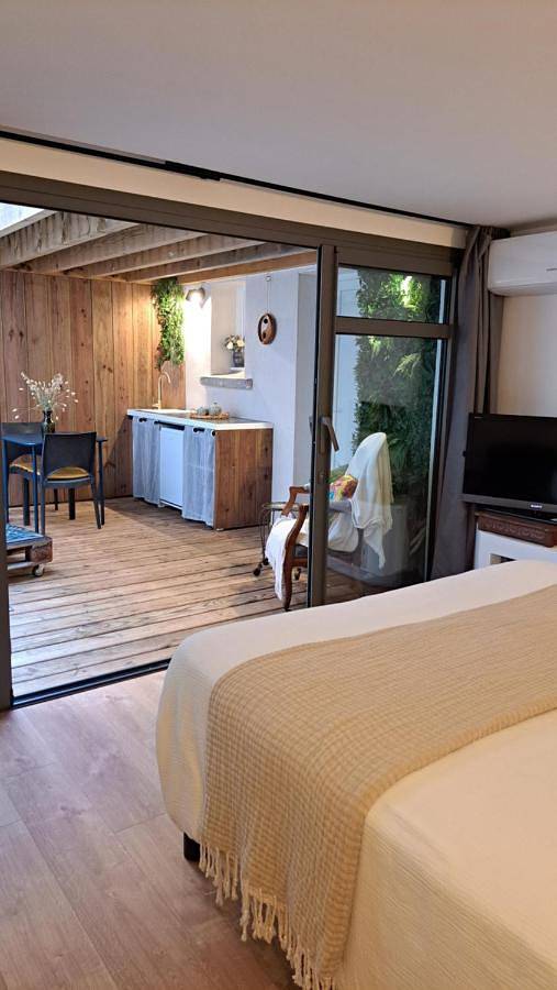 Double Room with Terrace in Aigues-Mortes, Côte d'Améthyste