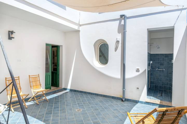 Entire apartment, Apartment 'Donna Cesarina - Maison De Charme' with Private Terrace, Wi-Fi and Air Conditioning in Maruggio, Gulf of Taranto