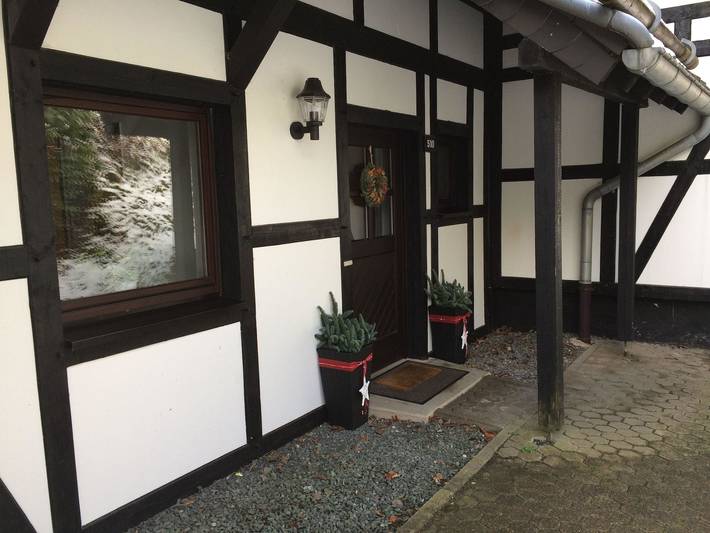 Ferienhaus für 6 Personen, mit Terrasse und Pool sowie Sauna in Neuastenberg - 2
