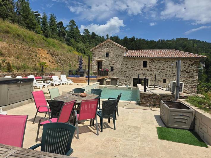 Maison de vacances pour 12 personnes, avec Terrasse et Jacuzzi ainsi que Jardin et Piscine