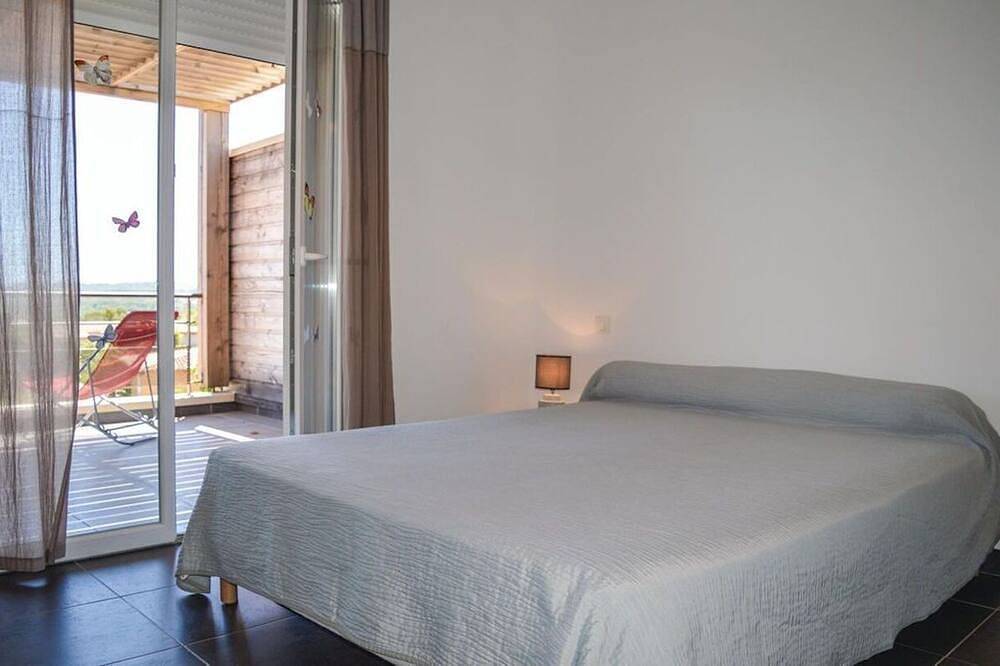 Ganze Wohnung, Duplex mit Terrassen, 500 m vom Strand entfernt, Meerblick in Residenz mit Pool in Pinarellu, Zonza