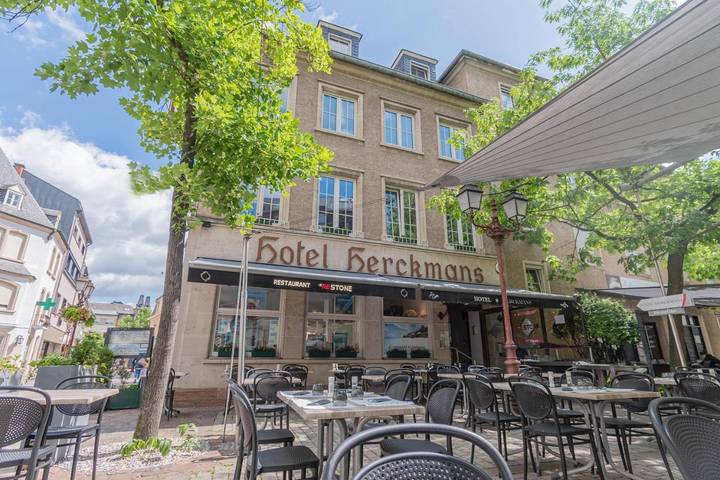 Hôtel pour 4 personnes, avec terrasse