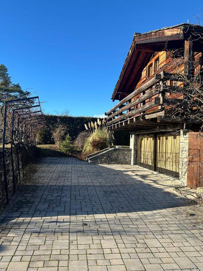 Gîte pour 5 personnes, avec vue et jardin, adapté aux familles à Savièse - 3