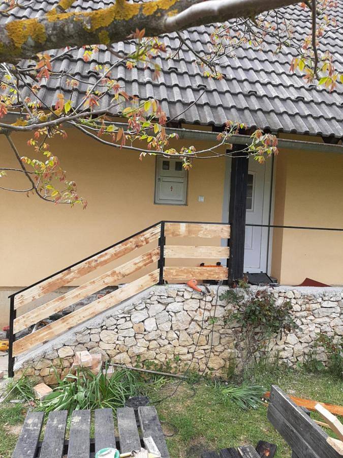 Gîte pour 6 personnes, avec jardin ainsi que vue et balcon dans Poljanak - 4