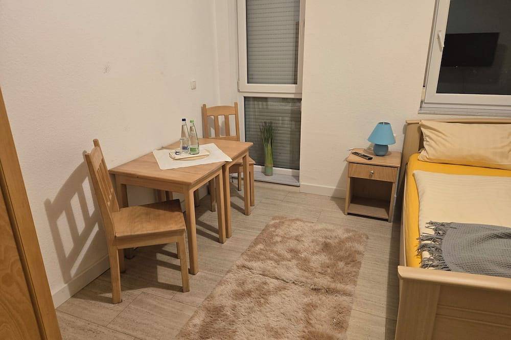 Ganze Wohnung, Modernes City Apartment in Herzogenaurach, Franken
