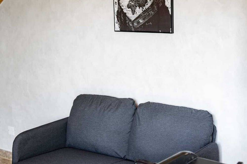Entire apartment, Le Street Art in Vétraz-Monthoux, Saint-Julien-en-Genevois region