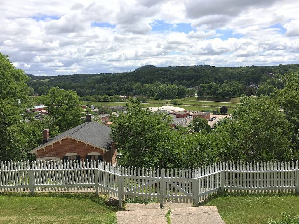 Blick von Quality Hill mit Blick auf das historische Viertel, kurzer Fußweg in die Innenstadt in Galena, Jo Daviess County