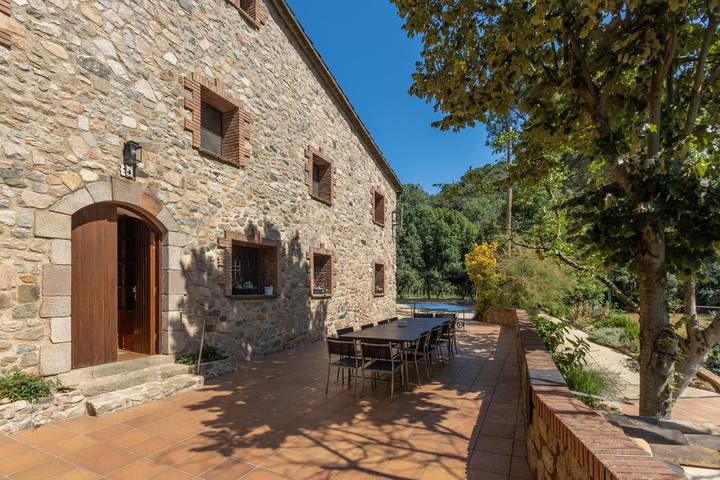 Country House 'Can Janet' with Mountain View, Private Pool and Wi-Fi in Arbúcies, Girona-provinsen
