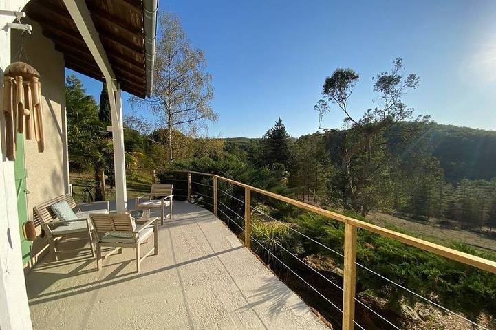 Gîte pour 5 personnes, avec terrasse et jardin à Piquecos