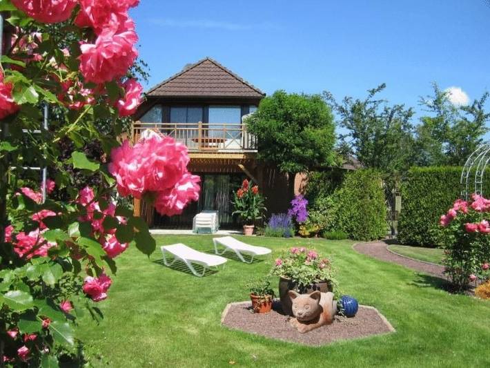 Ferienwohnung für 2 Personen, mit Balkon und Terrasse sowie Garten in Wiesmoor