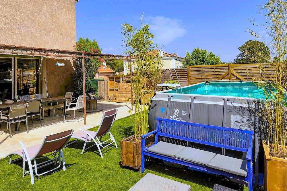 Cozy home in Cadolive with private swimming pool, can be inside or outside in Cadolive, Mediterranean Coast (France)
