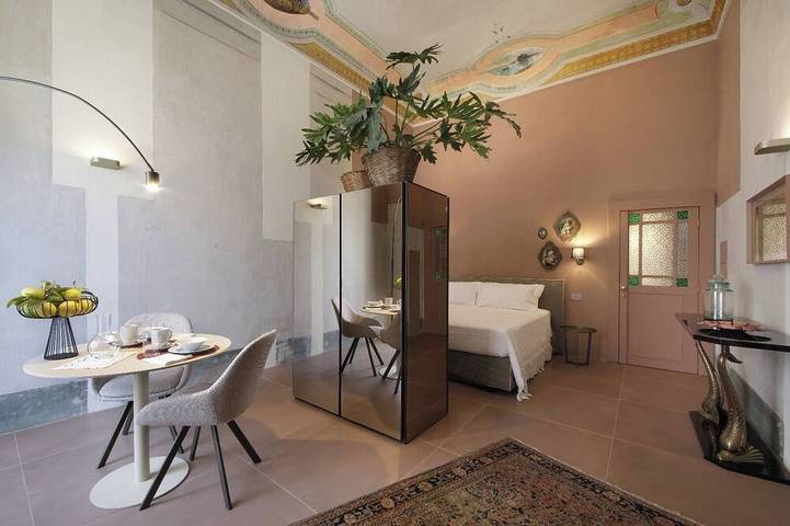 Appartamento intero, Suite di Charme con Affreschi Originali – Suite Esclusiva a 5 minuti da Ortigia. in Siracusa, Siracusa e dintorni